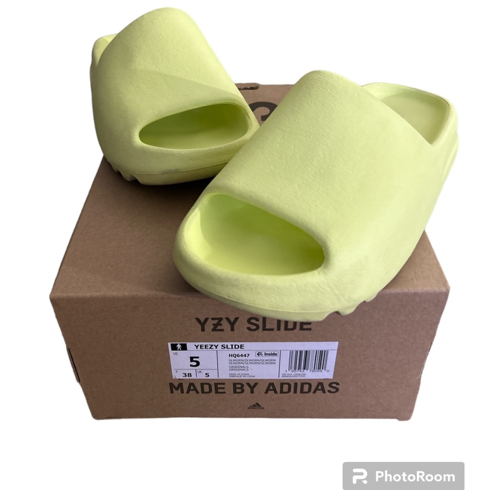 Yeezy Slides 'Glow Green' 2022